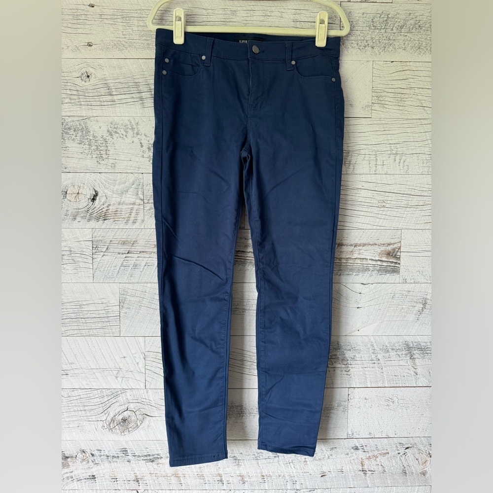 Liverpool Women’s The Skinny Ankle Pant. like New. Size 6/28. Navy Blue